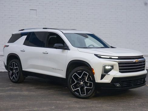 Certified 2025 Chevrolet Traverse High Country image 3