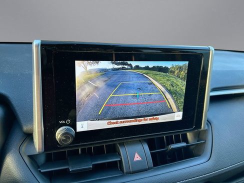 Used 2023 Toyota RAV4 LE FWD image 22