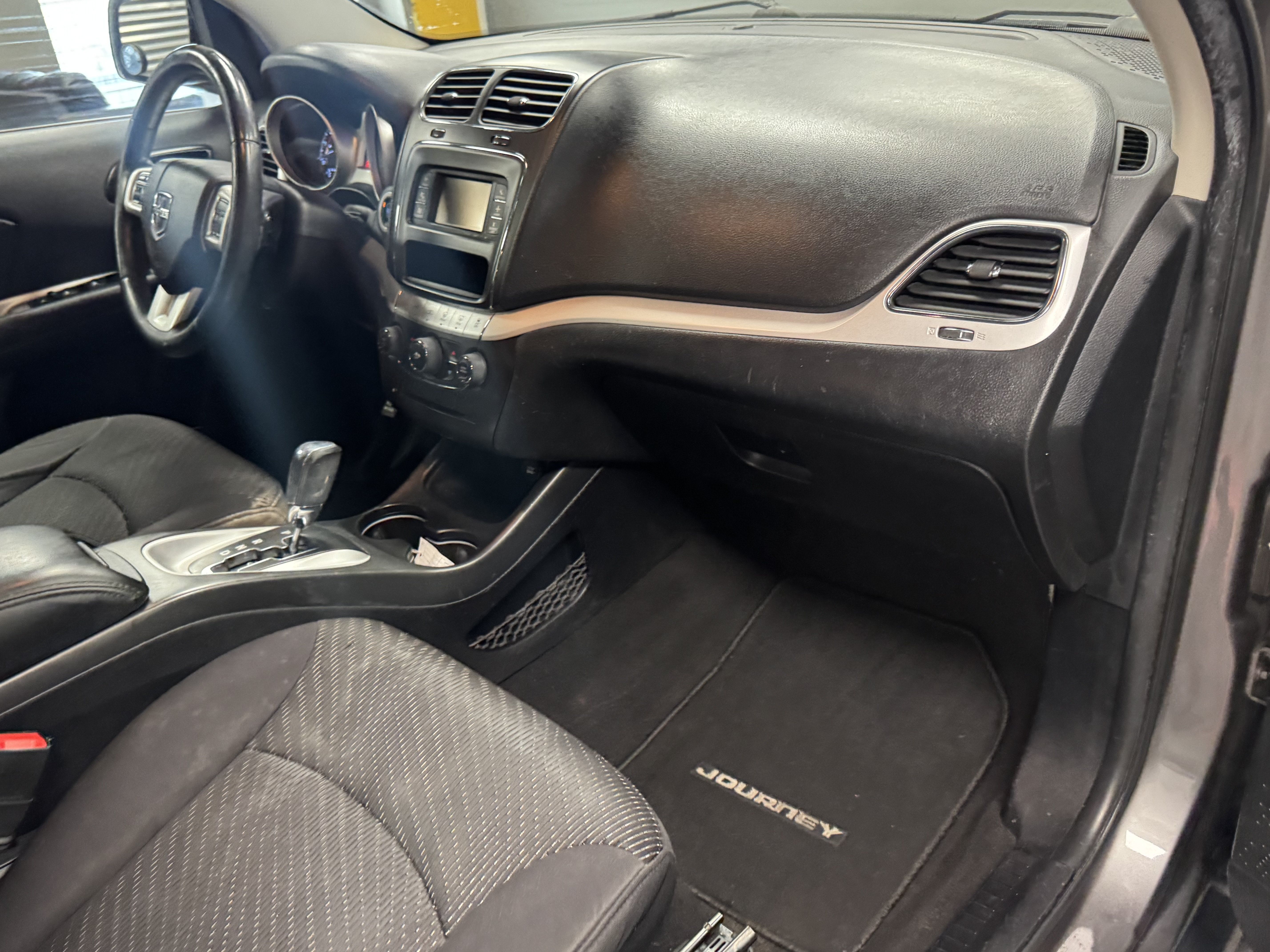 Used 2013 Dodge Journey SXT w/ Flexible Seating Group FWD image 12