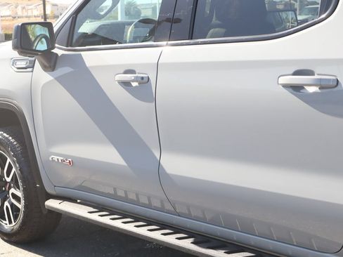 Used 2025 GMC Sierra 1500 AT4 w/ AT4 Premium Package AWD/4WD image 17