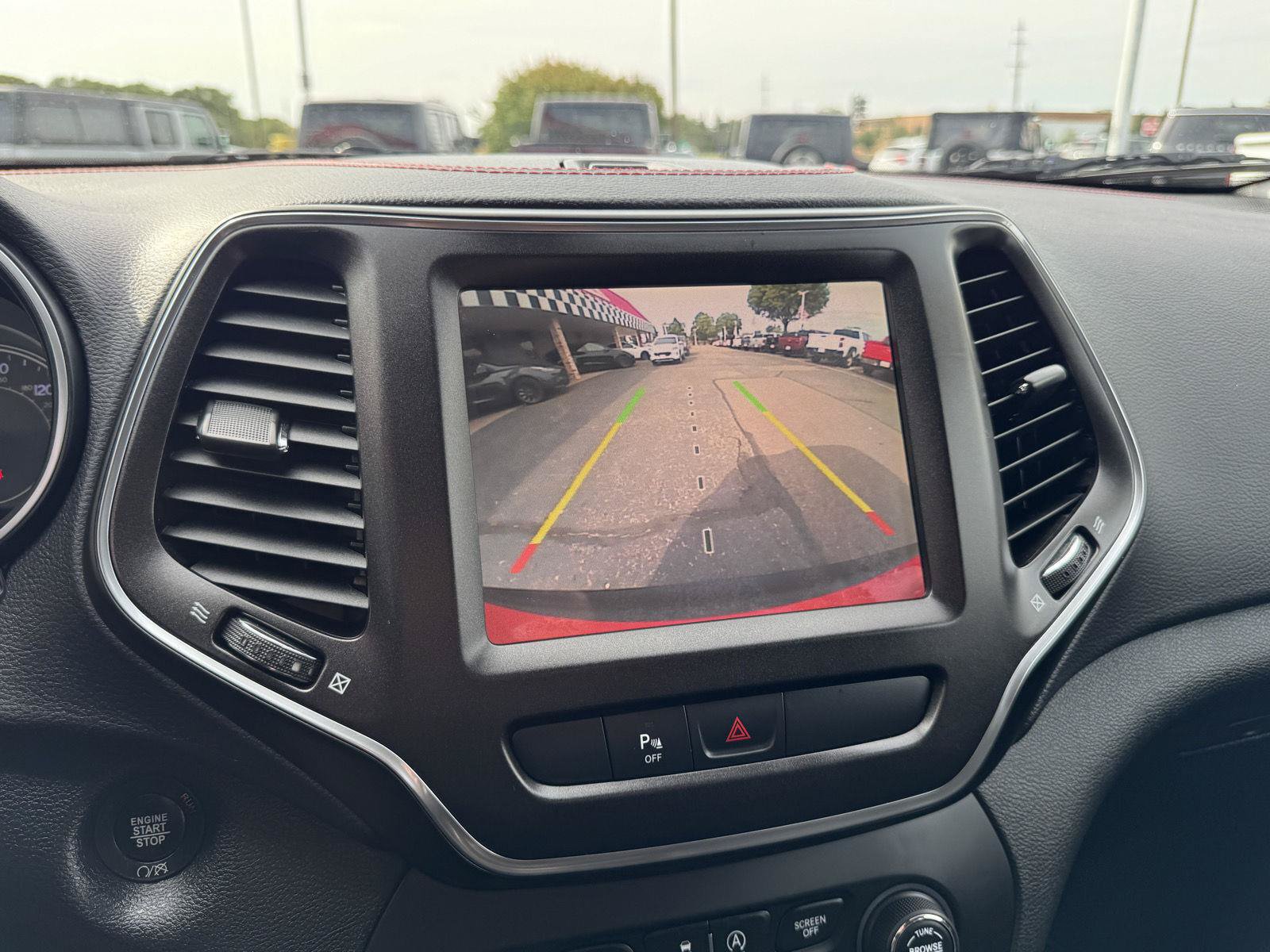 Used 2019 Jeep Cherokee Trailhawk w/ Cold Weather Group AWD/4WD image 24