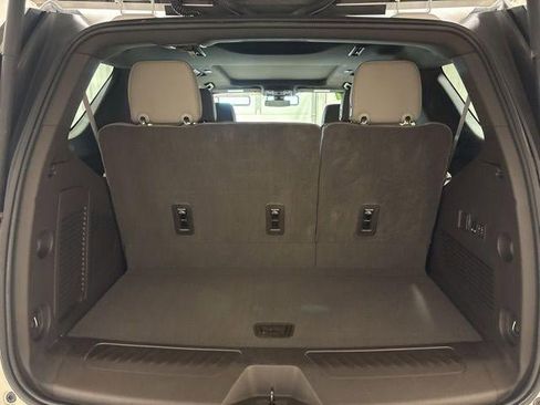 Used 2021 GMC Yukon SLT w/ SLT Premium Package image 8