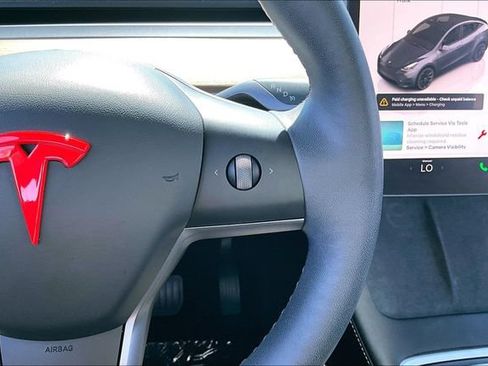 Used 2023 Tesla Model Y 2WD image 12