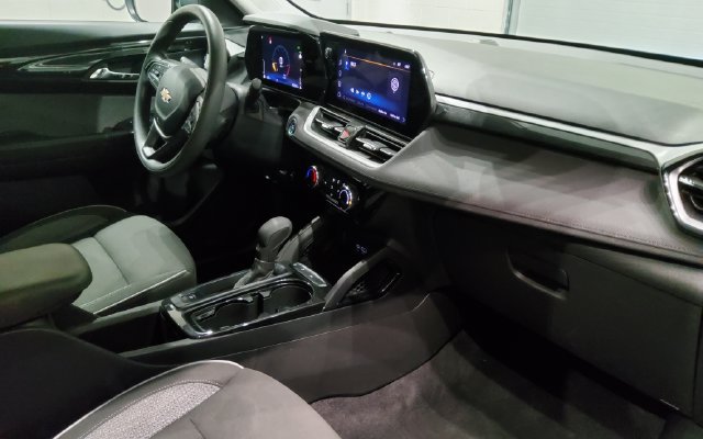 Used 2025 Chevrolet TrailBlazer LT FWD image 21