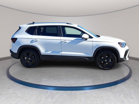 New 2026 Volkswagen Taos SEL AWD/4WD image 4