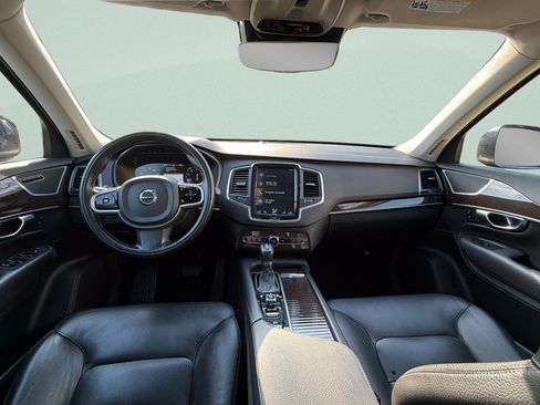Used 2019 Volvo XC90 T6 Momentum w/ Advanced Package AWD/4WD image 9