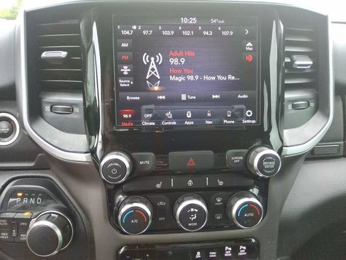 Used 2020 RAM 1500 Big Horn AWD/4WD image 14