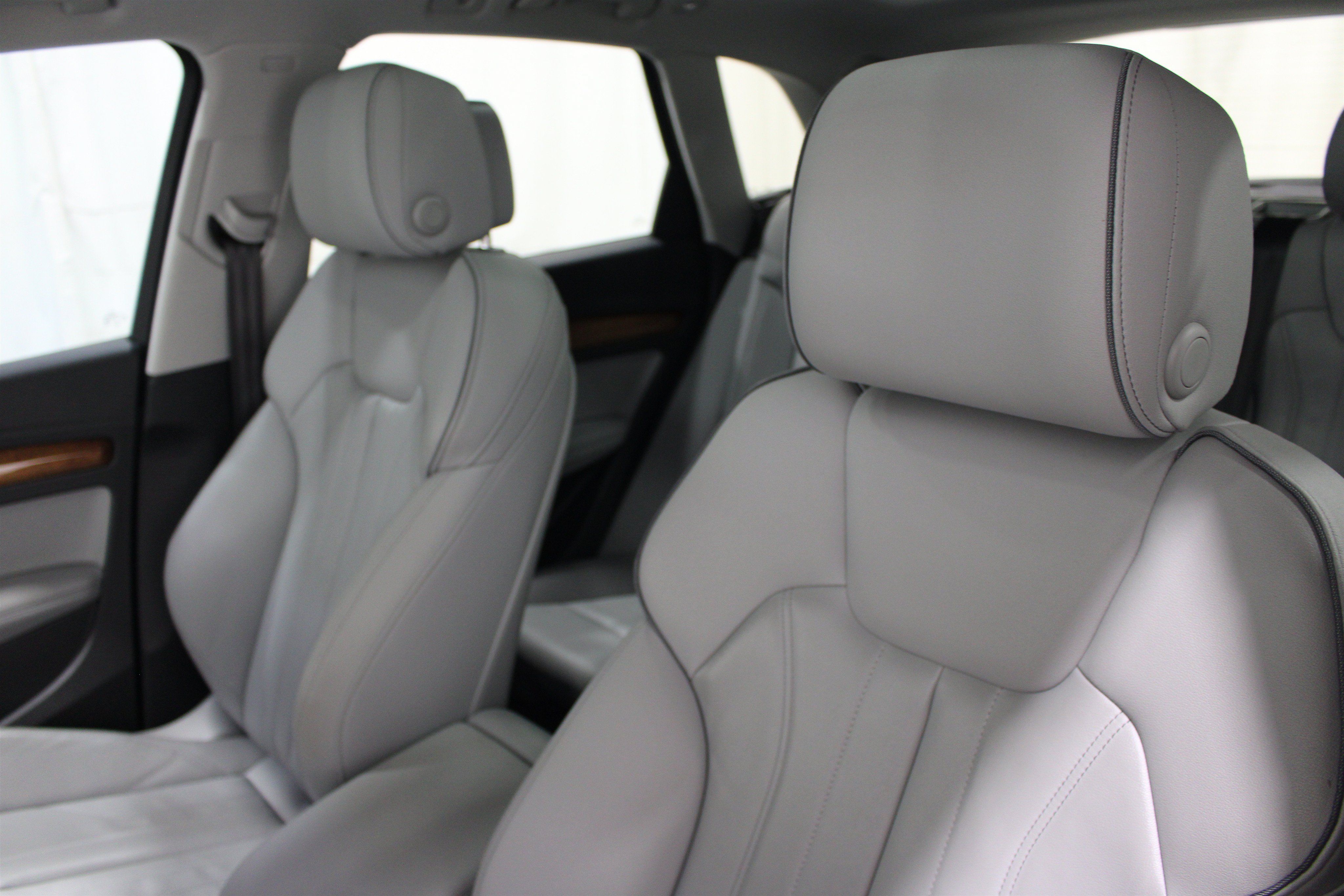 Used 2022 Audi Q5 e Premium Plus AWD/4WD image 4
