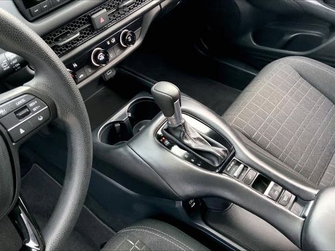 Used 2025 Honda HR-V LX image 17