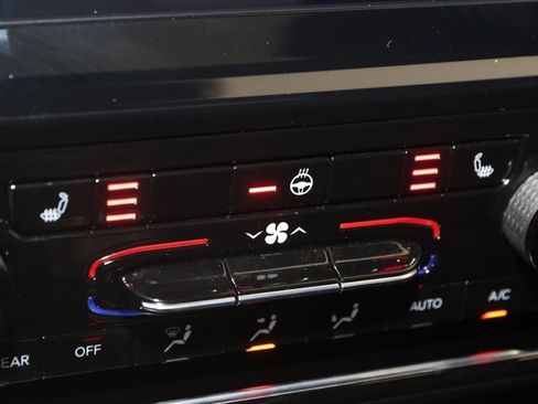 Used 2025 Jeep Grand Cherokee Laredo X w/ Luxury Tech Group I image 8