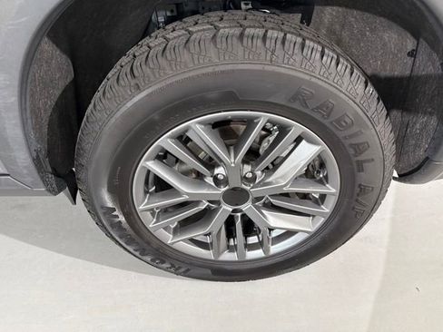 Used 2024 Nissan Rogue S FWD image 7
