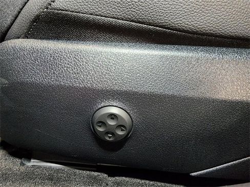 Used 2025 Mercedes-Benz C 300 4MATIC Sedan image 24