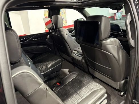 Used 2023 Cadillac Escalade ESV V AWD/4WD image 89
