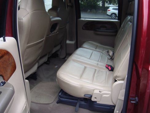 Used 2004 Ford F250 Lariat image 12