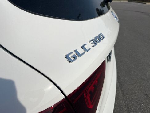 Used 2022 Mercedes-Benz GLC 300 4MATIC w/ Premium Package Lite image 28