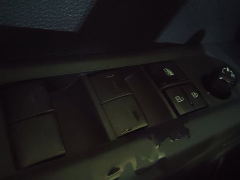 Used 2022 Toyota Tundra SR w/ SR Tow Package image 27