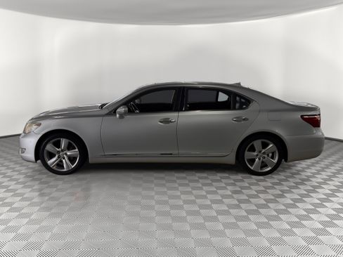 Used 2011 Lexus LS 460 L w/ Luxury Pkg RWD image 2