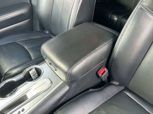 Used 2020 Nissan Pathfinder SL image 21