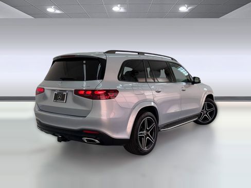 Used 2025 Mercedes-Benz GLS 450 4MATIC w/ AMG Line Exterior image 8