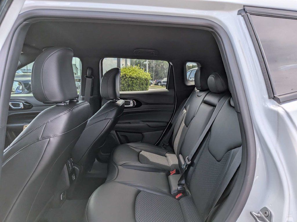 New 2026 Jeep Compass Latitude AWD/4WD image 11