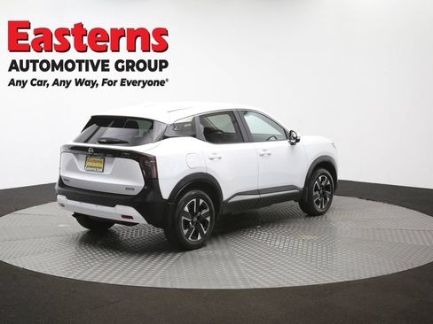 Used 2025 Nissan Kicks SV AWD/4WD image 41