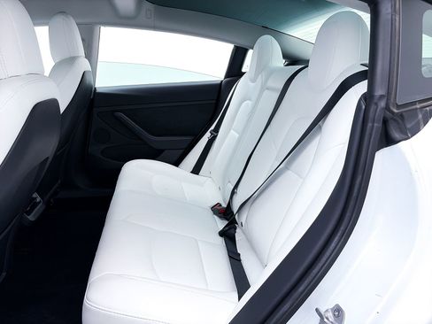 Used 2023 Tesla Model 3 Standard Range image 35