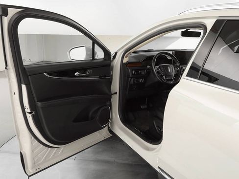 Used 2022 Lincoln Nautilus Reserve w/ Class II Trailer Tow Package image 9