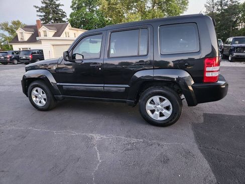 Used 2011 Jeep Liberty Sport AWD/4WD image 8