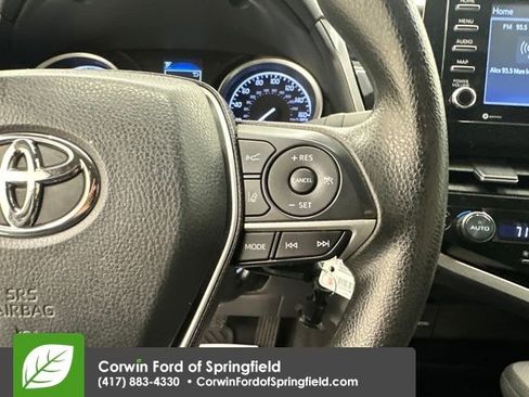 Used 2022 Toyota Camry LE image 28