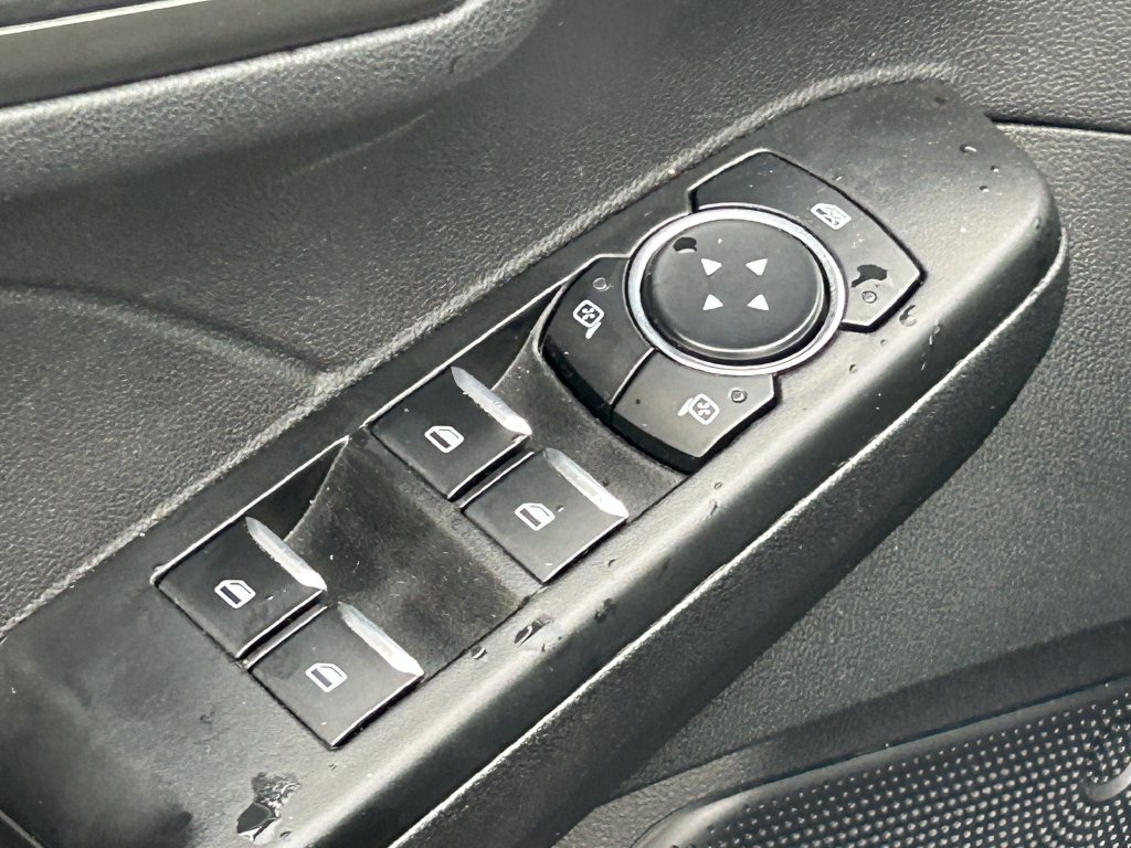 Used 2025 Ford Escape Active AWD/4WD image 25