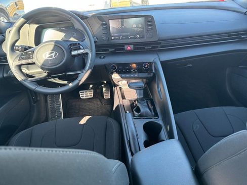 Certified 2025 Hyundai Elantra Sport image 11