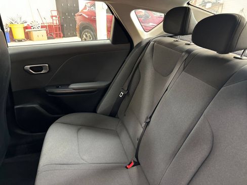 Used 2025 Kia K4 FWD image 38