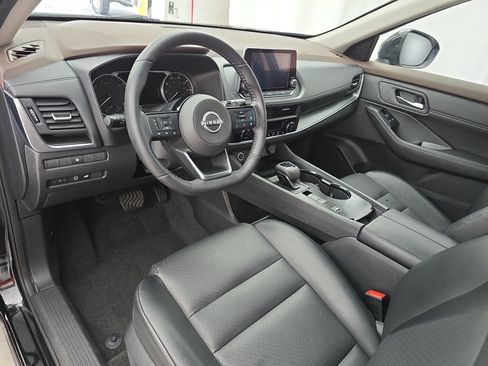 Certified 2023 Nissan Rogue SV w/ SV Premium B Package FWD image 16