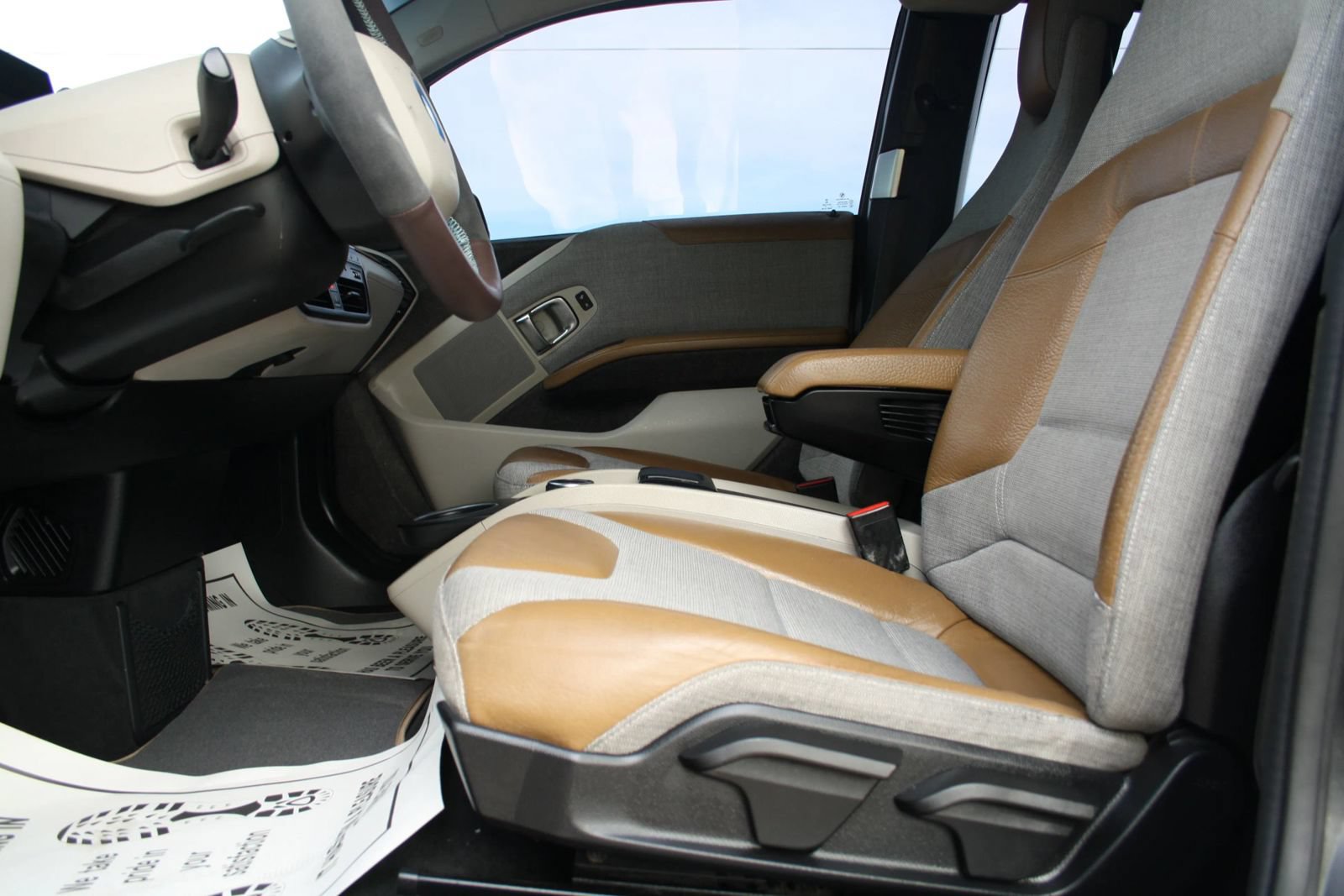 Used 2014 BMW i3 w/ Range Extender RWD image 9
