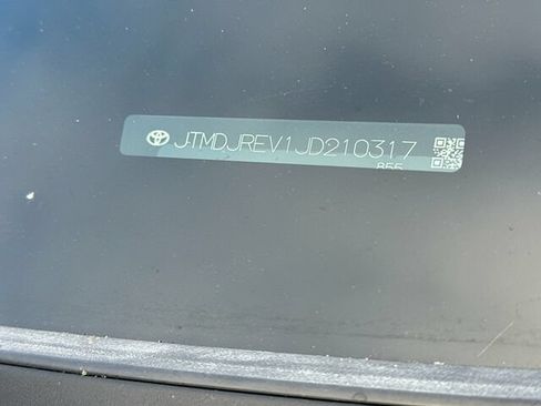 Used 2018 Toyota RAV4 Limited AWD/4WD image 3