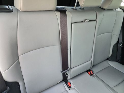Certified 2024 Toyota Venza XLE AWD/4WD image 21