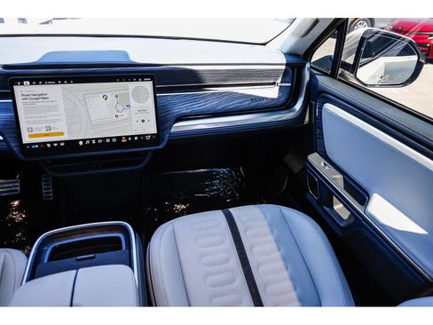 Used 2024 Rivian R1S Adventure AWD/4WD image 16