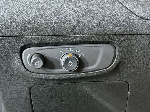 Used 2024 Buick Encore GX Preferred FWD image 17
