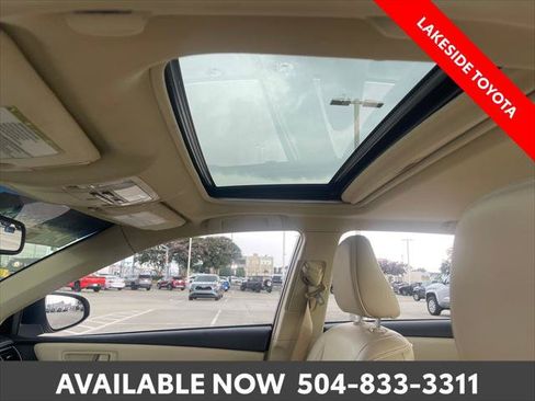 Certified 2017 Toyota Camry XLE FWD image 31