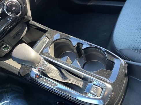 Used 2025 Chevrolet Trax LT w/ LT Convenience Package image 39