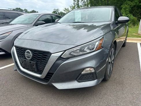 Used 2022 Nissan Altima 2.5 SV FWD image 2
