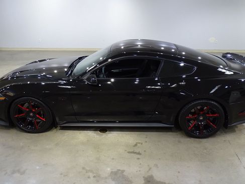 Used 2018 Ford Mustang GT RWD image 5