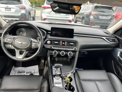 Used 2023 Genesis G70 2.0T image 18