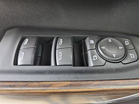 Used 2021 Chevrolet Silverado 1500 High Country image 35