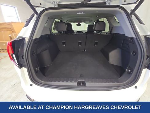 Used 2024 GMC Terrain SLT AWD/4WD image 34