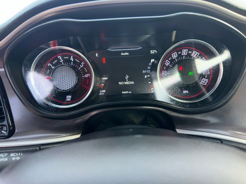 Used 2022 Dodge Challenger GT image 40