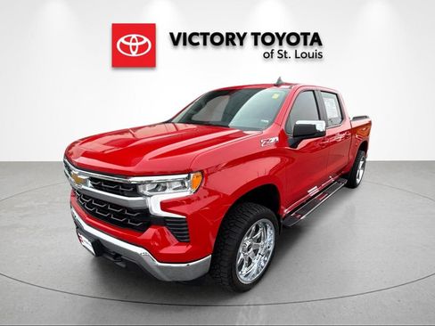 Used 2025 Chevrolet Silverado 1500 LT AWD/4WD image 7