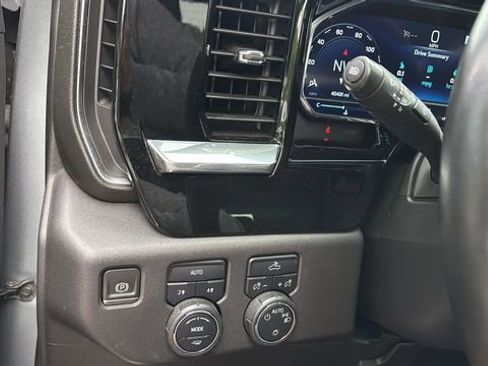 Used 2023 Chevrolet Silverado 1500 LT AWD/4WD image 21