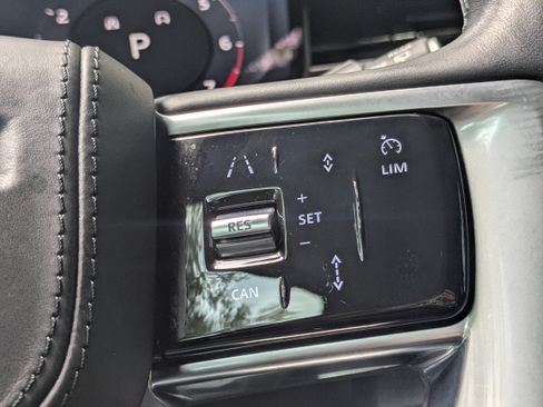 Used 2023 Land Rover Range Rover SE AWD/4WD image 25