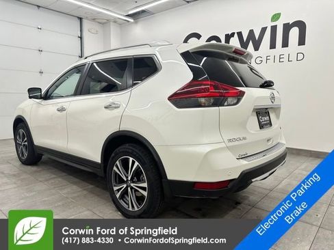 Used 2020 Nissan Rogue SV w/ Premium Package image 3